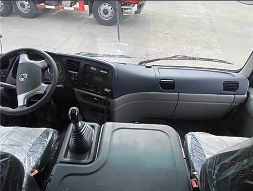 Diesel 170HP Power Custom Off Road Military Vehicles 4x4 Bus 6m Body 17 Seats