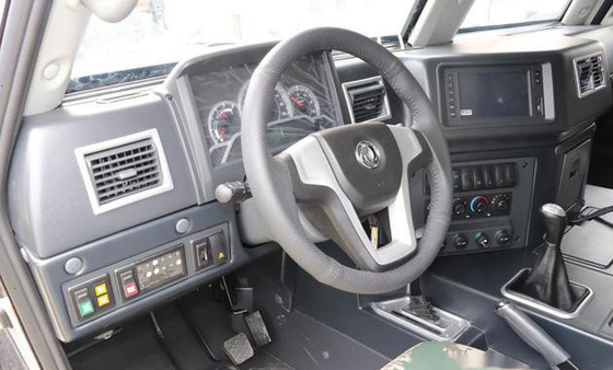 Veicolo militare fuoristrada personalizzato per carrozzeria a prova di proiettile Veicolo d'assalto per 6 persone 4x4