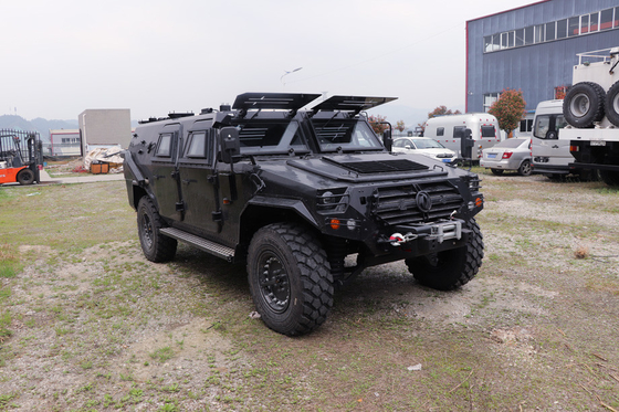 Veicolo militare fuoristrada personalizzato per carrozzeria a prova di proiettile Veicolo d'assalto per 6 persone 4x4