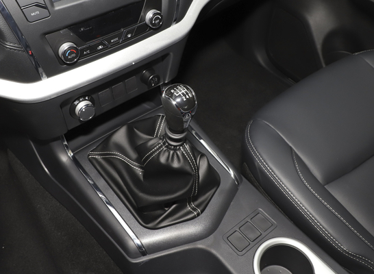 Cambio manuale dell'interasse 3150mm 4WD 163HP del camioncino di SUV della porta del combustibile diesel 4