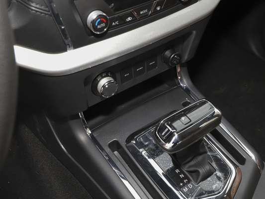 8 camioncini DONGFENG 120kw 163hp dell'azionamento della ruota degli ingranaggi 4WD 4