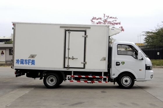 Emissione refrigerata leggera dell'azionamento Euro6 di Van DONGFENG 4x2 del camion di consegna