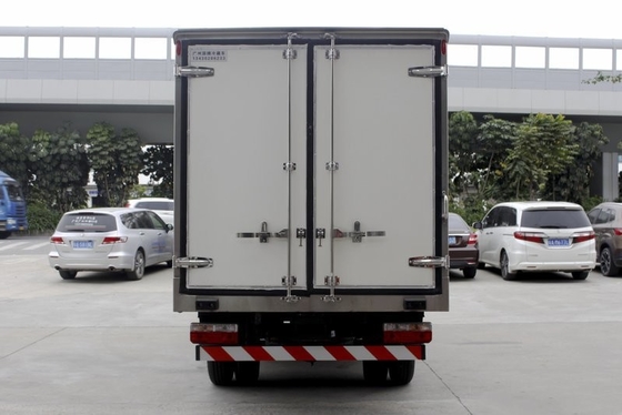 Emissione refrigerata leggera dell'azionamento Euro6 di Van DONGFENG 4x2 del camion di consegna
