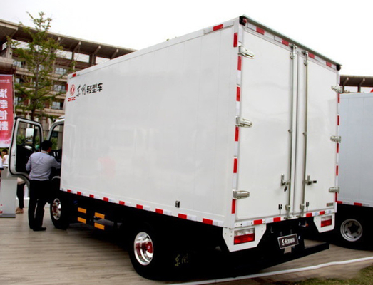 Camion 4X2 150 - 250 HP GVW 6 del carico della luce di Cummins Engine - 12T