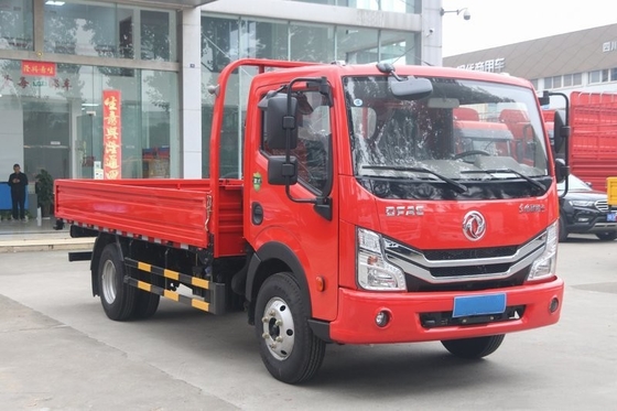DONGFENG trasporta il camion su autocarro del carico della luce del piatto della colonna dell'emissione Euro6 dell'euro 2 del motore di YUCHAI