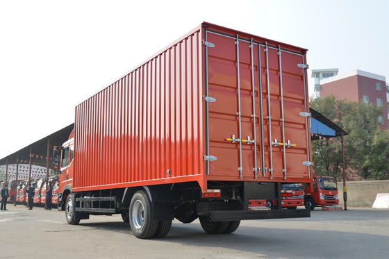 4x2 6 veicoli diesel del camion di consegna del carico del carraio 3950mm Cummins Engine