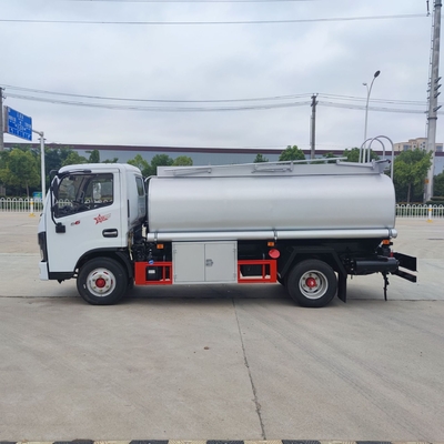 Camion del trasporto dell'olio del cherosene di CBM della ruota 4,5 del camion cisterna di combustibile diesel della benzina 4x2
