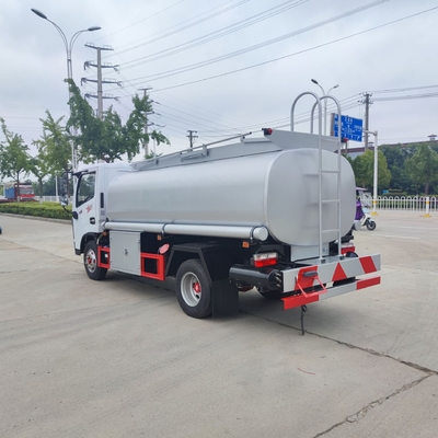 Camion del trasporto dell'olio del cherosene di CBM della ruota 4,5 del camion cisterna di combustibile diesel della benzina 4x2