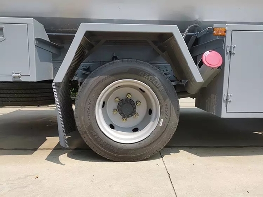 170 interasse 3800mm di CBM del camion 8,5 del trasporto dell'olio del motore diesel di HP